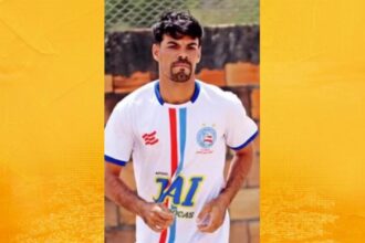 Jogador de futebol morre após bater motocicleta em cavalo no interior da Bahia