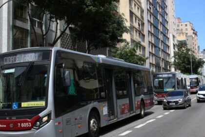 Livro debate tarifa zero e mobilidade urbana como qualidade de vida