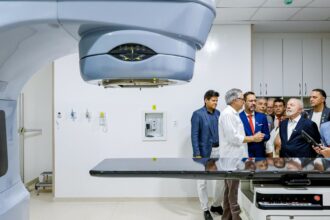 Lula inaugura serviços de radioterapia em cinco cidades do país