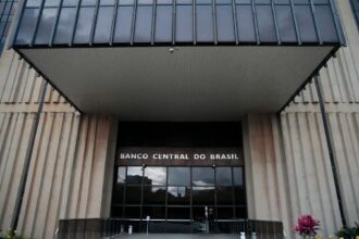 Mercado financeiro eleva projeção do PIB para 2,25% em 2025