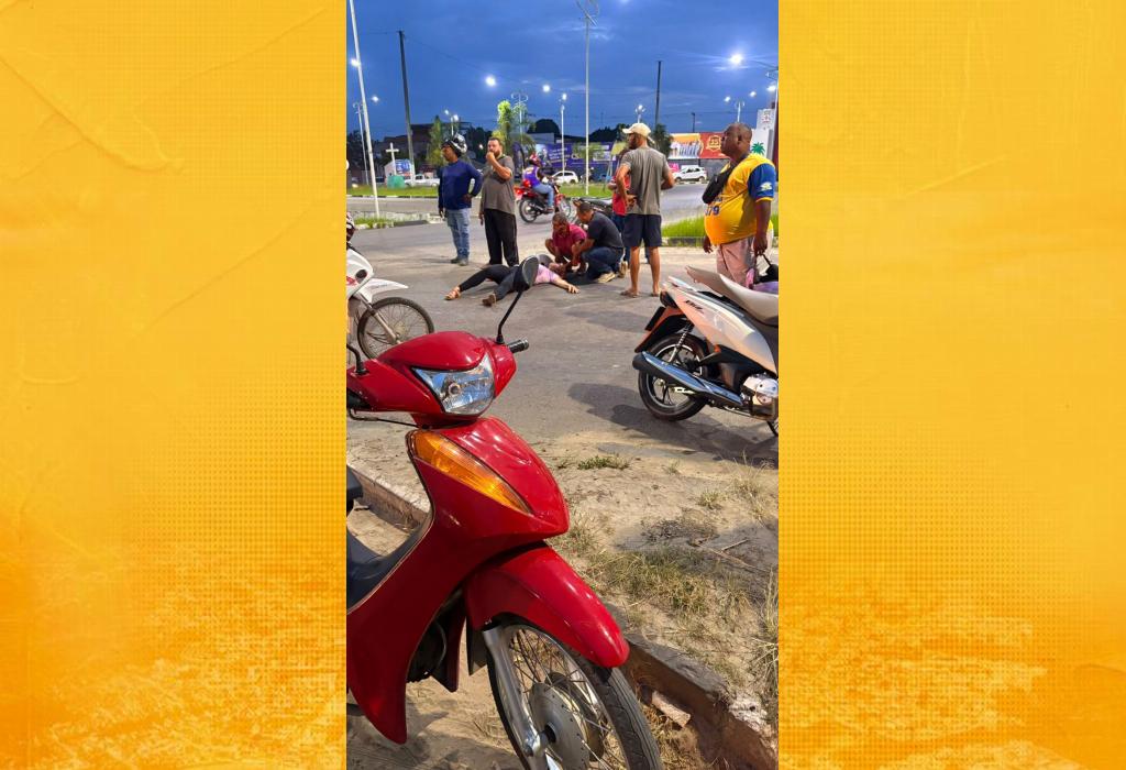 Motociclista fica ferida após colisão em rotatória na rua Joeirana, em S. A. de Jesus