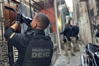 Operação Fake Bill prende trio por fraude com boletos falsos em Salvador