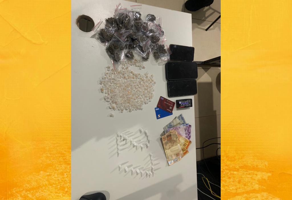 PM apreende drogas e conduz suspeitos após ação no Mercado da Carne em Cruz das Almas