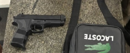 PM apreende simulacro de arma de fogo durante abordagem no centro de Santo Antônio de Jesus