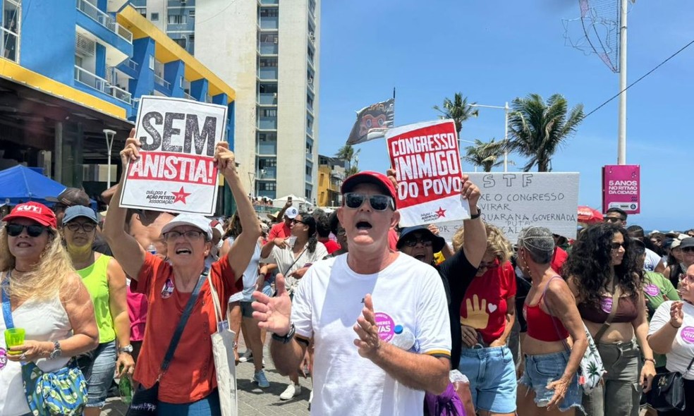 Protesto contra o PL da Dosimetria leva manifestantes às ruas em Salvador