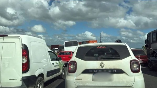 Protesto interdita trânsito e prejudica acesso à entrada da BYD