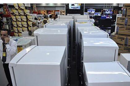 Vendas no comércio voltam a ganhar fôlego e crescem 0,5% em outubro