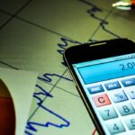 Bolsa bate recorde e fecha acima dos 166 mil pontos pela primeira vez