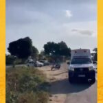 Carreta com carga de frango tomba em trecho da BR-101, entre Cruz das Almas e Sapeaçu