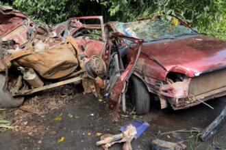 Colisão entre carro-forte e veículo de passeio deixa dois mortos na BR-101, em Aurelino Leal