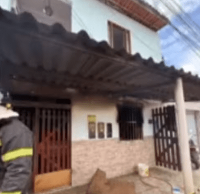 Crianças são internadas na UTI de hospital após inalarem fumaça durante em incêndio em casa na Bahia