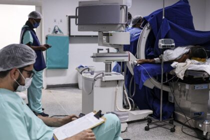 Ebserh abre inscrições para médicos com salários de até R$ 19,1 mil