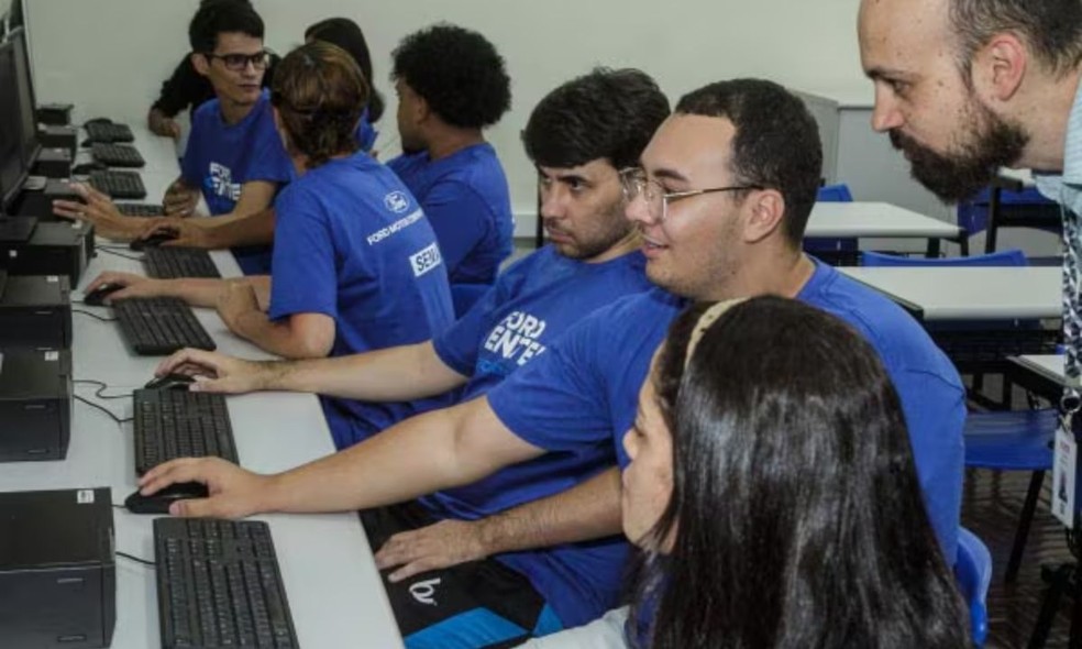 Ford oferece 80 vagas para curso de capacitação gratuito em Salvador; saiba como se inscrever