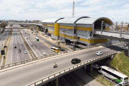 Homem é preso acusado de esfaquear duas pessoas dentro de estação de metrô de Salvador