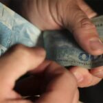 Isenção do IR até R$ 5.000 e valorização do salário mínimo injetam R$ 110 bilhões na economia em 2026