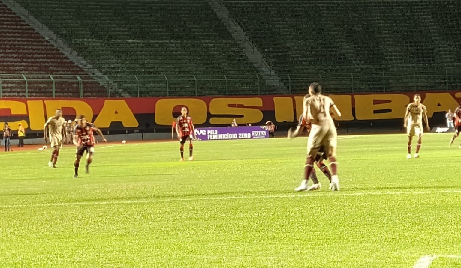 Jacuipense e Vitória empatam sem gols em Pituaçu pelo Baianão