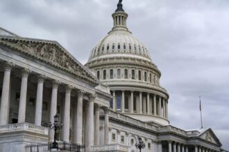 Líder democrata chama intervenção dos EUA na Venezuela de 'ato de guerra' não autorizado