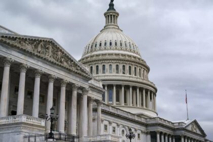 Líder democrata chama intervenção dos EUA na Venezuela de 'ato de guerra' não autorizado