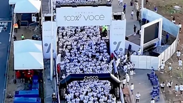 Mais de 10 mil participam de corrida com Bell Marques em Salvador