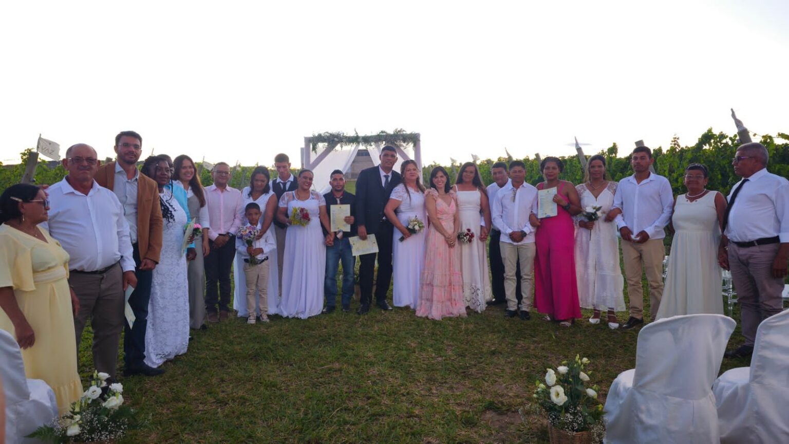 Morro do Chapéu Realiza Casamento Coletivo e Une 10 Casais em Cerimônia Gratuita