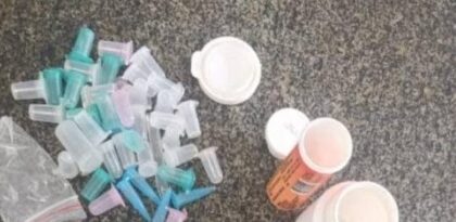 Suspeito é detido por tráfico de drogas durante rondas policiais em S. A. de Jesus