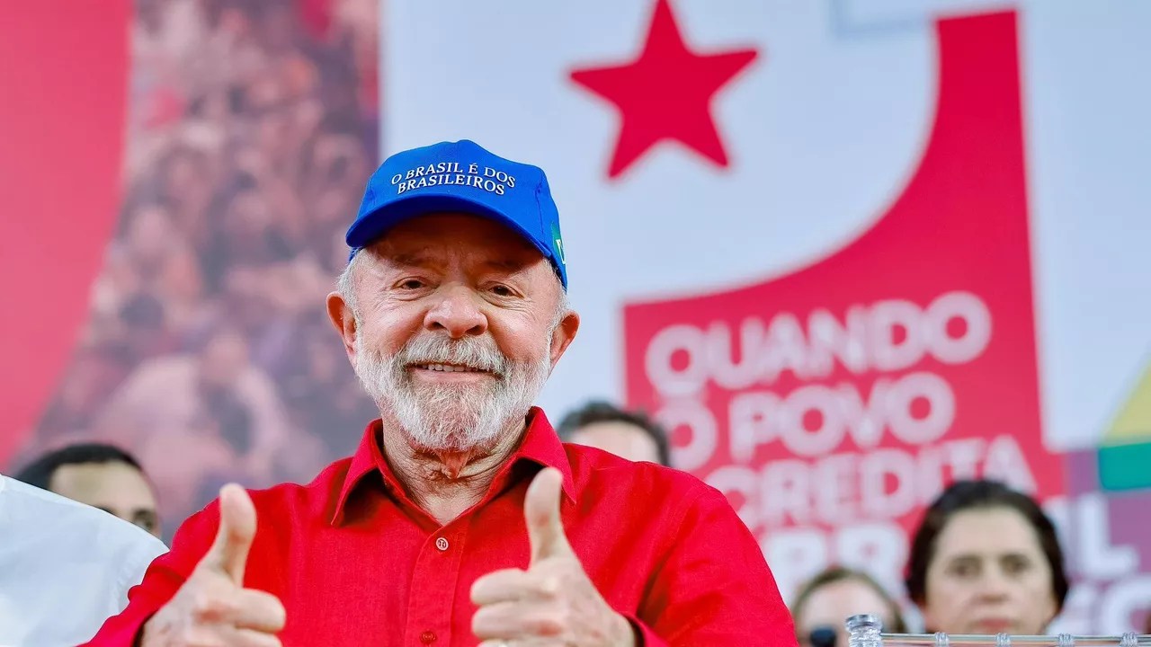 'A política apodreceu': em aniversário do PT, Lula diz que o partido 'não pode ir para a vala comum'