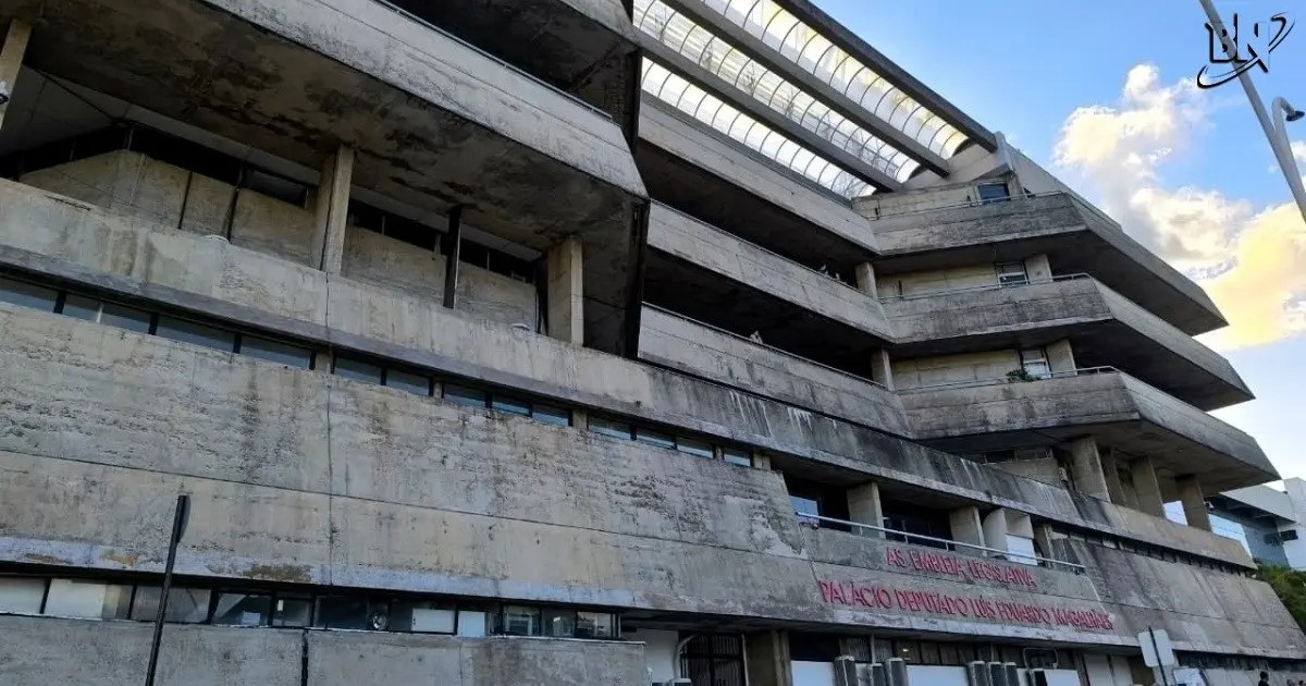 AL-BA firma contrato com empresa de táxi aéreo para deputados por mais de R$ 11 milhões