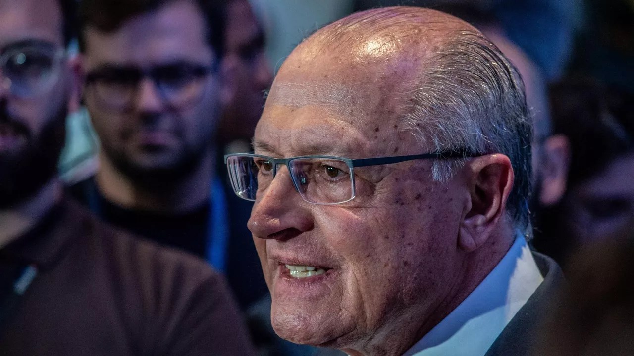 Alckmin considera tarifa global de 15% anunciada por Trump positiva para o Brasil