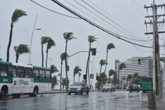 Alerta máximo! Ciclone pode provocar 200 mm de chuva até domingo