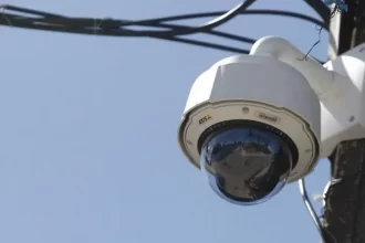 Câmeras de reconhecimento facial prendem mais de 60 foragidos no Carnaval de Salvador 2026