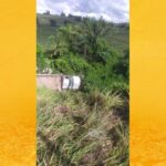 Caminhão com carregamento de banana tomba na BR-101, próximo a S. A. de Jesus