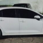Carro de luxo é apreendido durante operação policial na BR-101, em SAJ