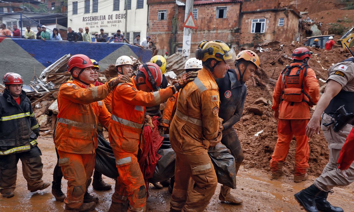 Chuvas em MG: autoridades contabilizam 28 mortes e 40 desaparecidos