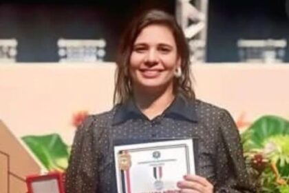 Corpo de professora morta por aluno é transferido para Salvador; saiba detalhes