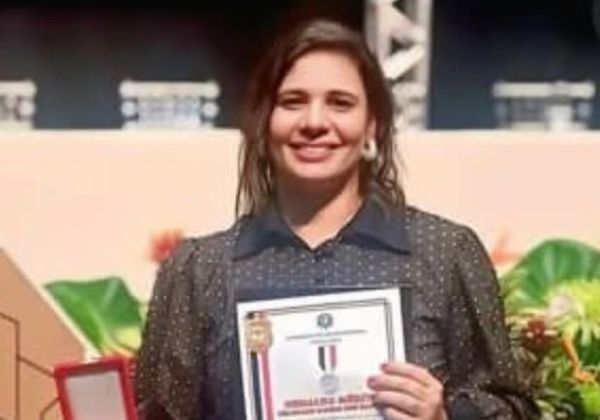 Corpo de professora morta por aluno é transferido para Salvador; saiba detalhes