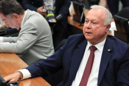 Deputado Paulo Azi será o relator da PEC da escala 6 x 1, define Motta