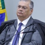 Dino manda suspender pagamento de penduricalhos nos Três Poderes