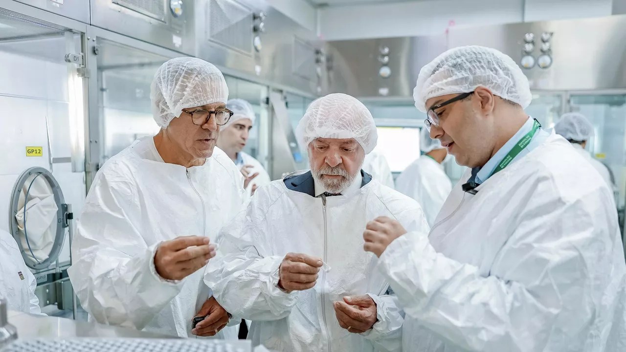 Lula defende parceria com a China para o aumento de produção de vacinas