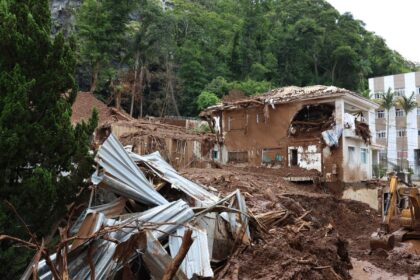 Lula deve sobrevoar áreas afetadas pelas chuvas em MG neste sábado 