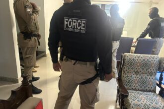 Operação “Banda Suja” prende quatro PMs por suspeita de milícia na Bahia