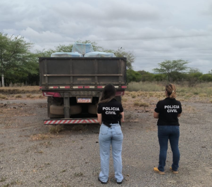 Operação recupera carga roubada e prende quatro na Bahia