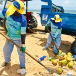 Prefeitura de Salvador intensifica limpeza das praias e realiza operação especial durante a festa de Iemanjá