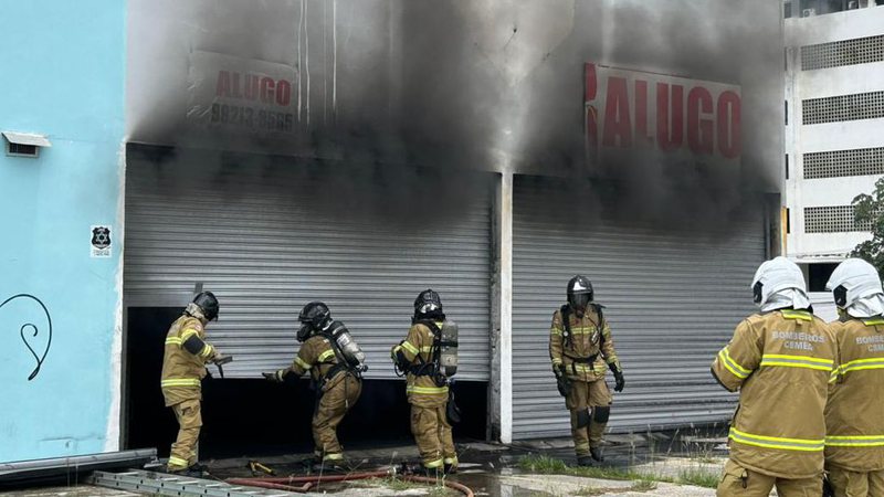 Princípio de incêndio em farmácia assusta clientes em Salvador
