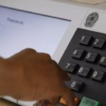 Quase 70% dos governadores não poderão disputar a reeleição neste ano