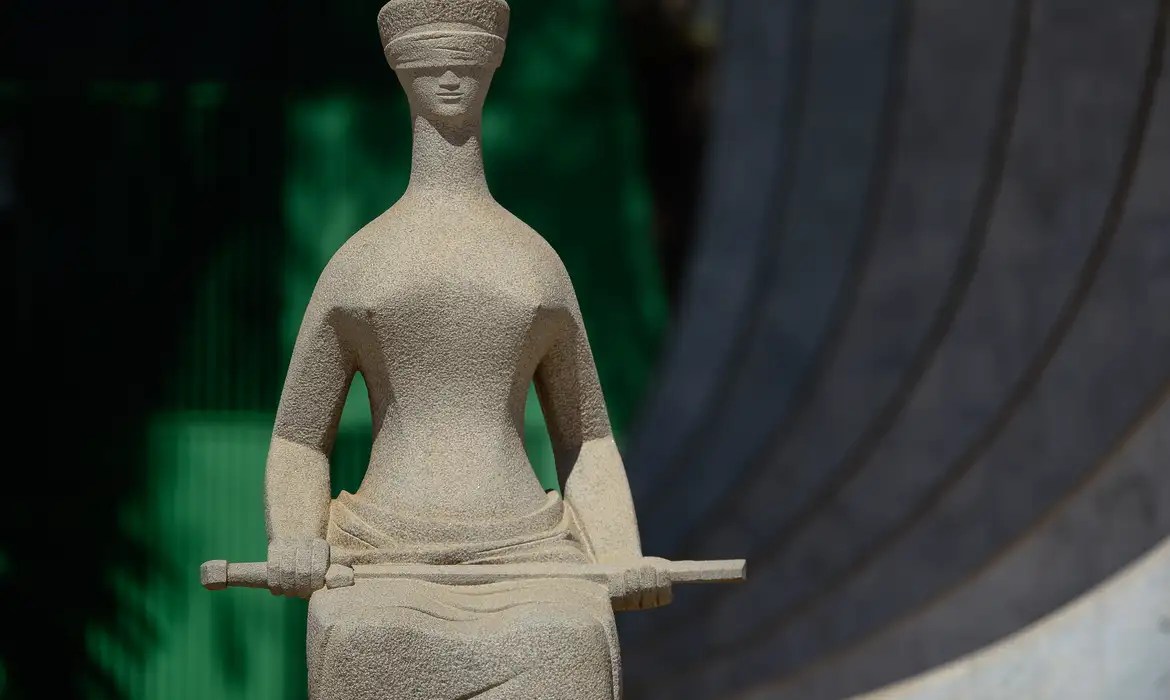 STF: caixa dois pode ser punido como improbidade administrativa