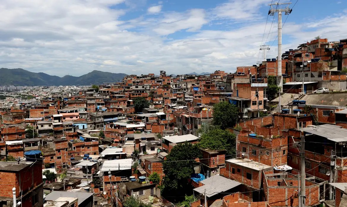 Segurança, moradia, saúde são maiores demandas de moradores de favelas