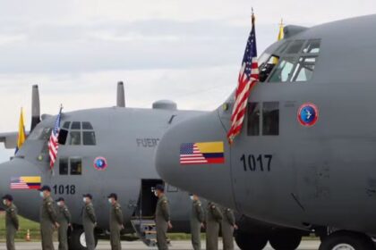 Avião militar cai na Colômbia com mais de 120 a bordo e mobiliza resgate
