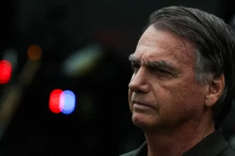 Bolsonaro apresenta melhora renal, mas segue na UTI em Brasília