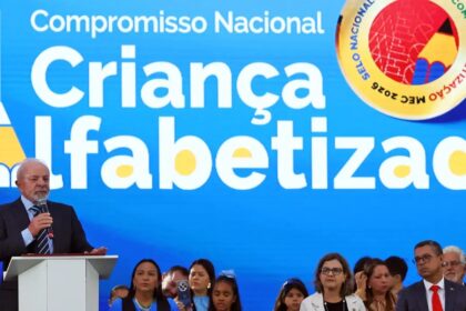 Brasil atinge meta com 66% das crianças alfabetizadas em idade certa