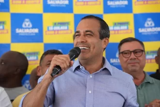 Bruno Reis é vaiado durante passagem pelos circuitos do Carnaval de Salvador